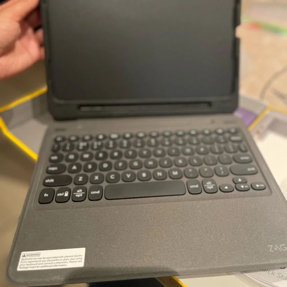 Ultra-Slim Keyboard & Detachable Case